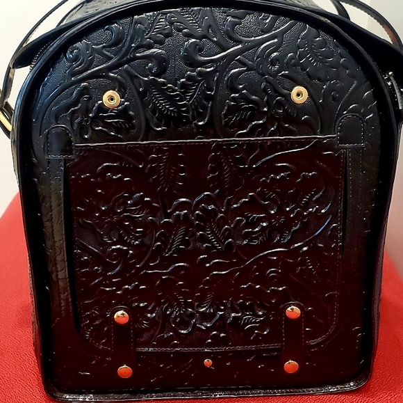 Versace Pet Carrier - Picture 3 of 10